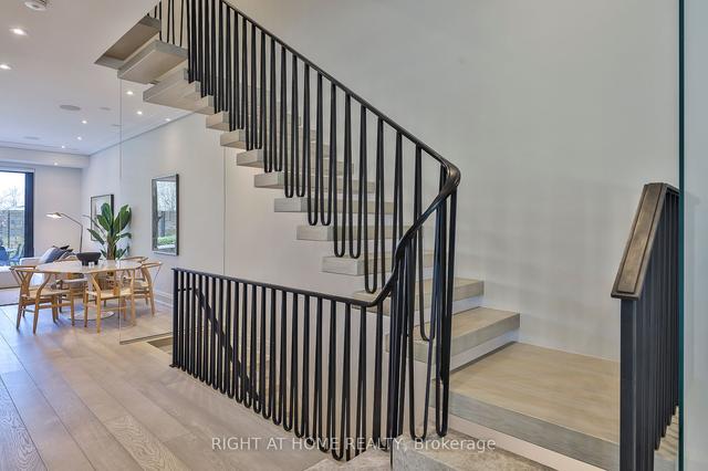 363 Avenue Rd, Townhouse with 4 bedrooms, 5 bathrooms and 2 parking in Toronto ON | Image 7