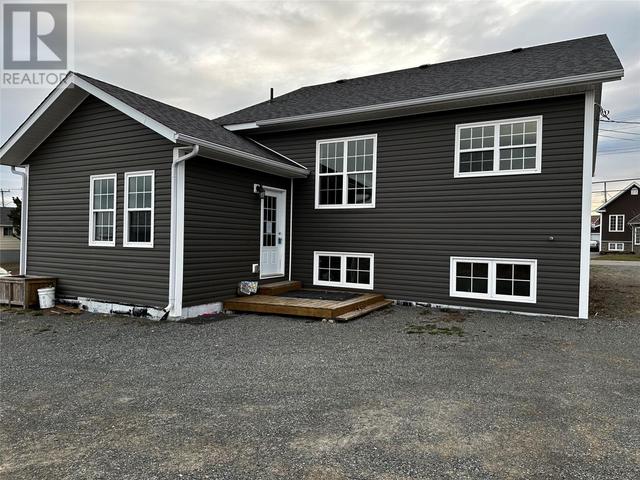 21 Main Street, House detached with 2 bedrooms, 2 bathrooms and null parking in Grand Falls-Windsor NL | Image 3