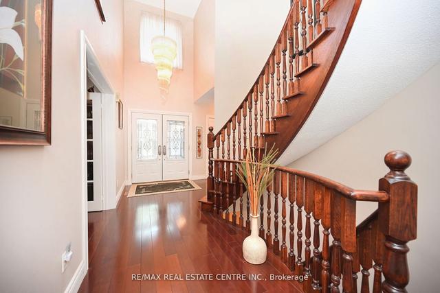 1388 Will Scarlett Dr, House detached with 4 bedrooms, 3 bathrooms and 4 parking in Oakville ON | Image 23