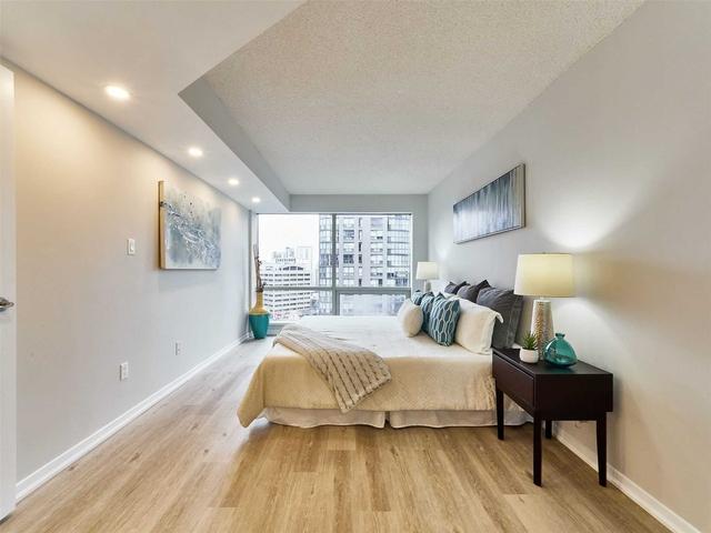 1309 - 1001 Bay St, Condo with 1 bedrooms, 2 bathrooms and 1 parking in Toronto ON | Image 7