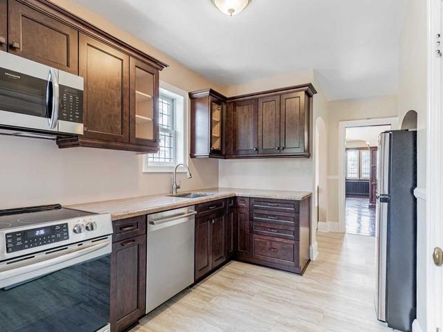 upper - 2 Larkin Ave, House detached with 2 bedrooms, 1 bathrooms and 1 parking in Toronto ON | Image 13