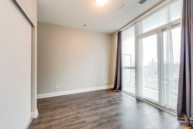 308 - 55 Speers Rd, Condo with 2 bedrooms, 2 bathrooms and 1 parking in Oakville ON | Image 3
