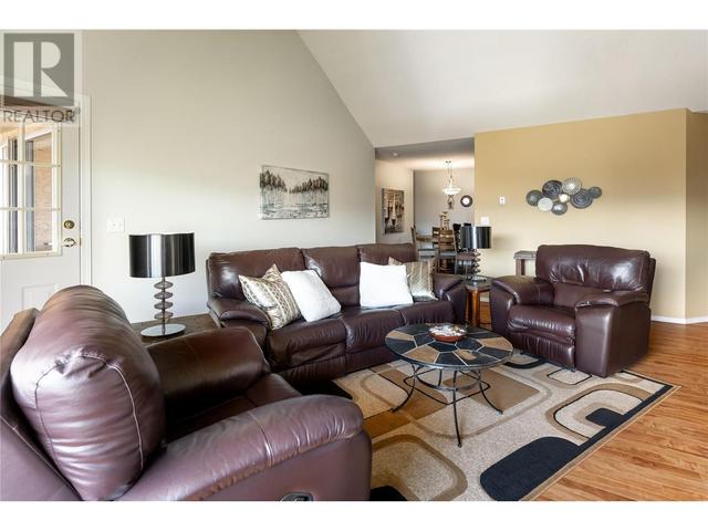 403 - 987 Klo Road, Condo with 2 bedrooms, 2 bathrooms and 1 parking in Kelowna BC | Image 9