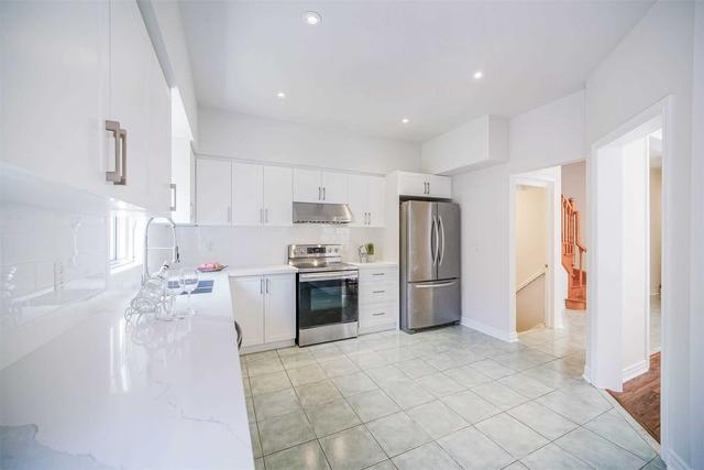 226 Yorkland St, House attached with 3 bedrooms, 4 bathrooms and 4 parking in Richmond Hill ON | Image 5