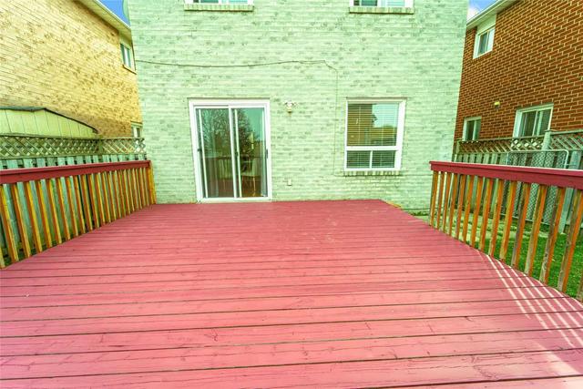 21 Murdoch Dr, House detached with 3 bedrooms, 3 bathrooms and 5 parking in Brampton ON | Image 7