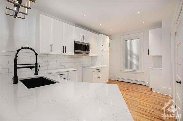 181 Cathcart Street, Home with 3 bedrooms, 1 bathrooms and 1 parking in Ottawa ON | Image 3