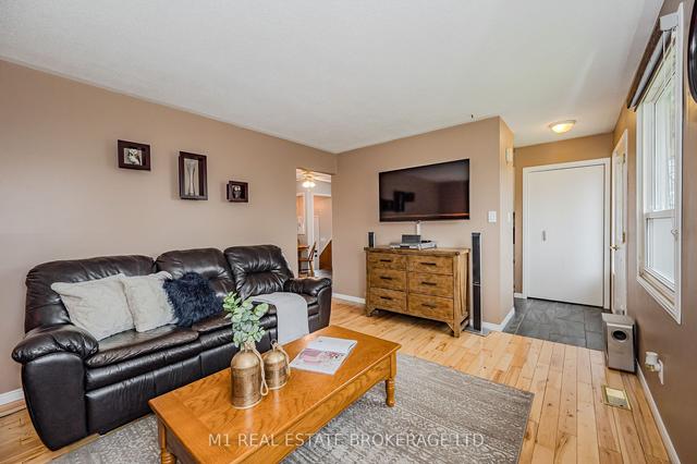 36 Upton Cres, House detached with 4 bedrooms, 1 bathrooms and 4 parking in Guelph ON | Image 32