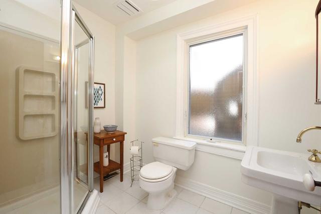19 Denison Ave, House attached with 5 bedrooms, 2 bathrooms and 1 parking in Toronto ON | Image 9