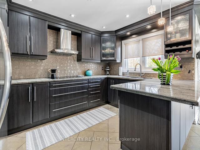 603 Dutch Elliott Crt, House detached with 5 bedrooms, 5 bathrooms and 6 parking in Newmarket ON | Image 36