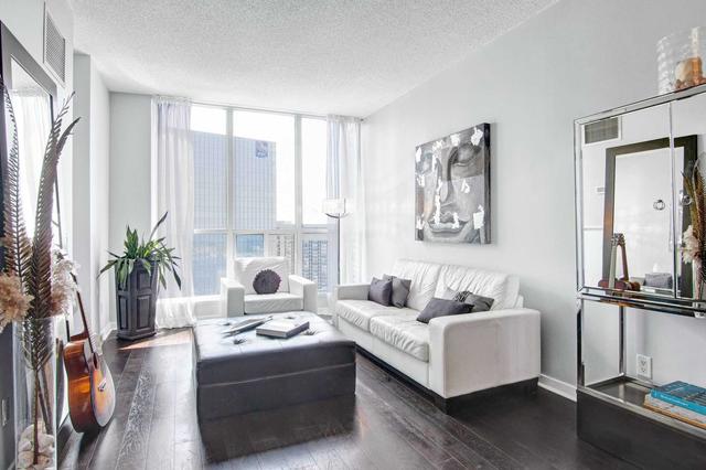 3603 - 8 York St, Condo with 1 bedrooms, 2 bathrooms and 1 parking in Toronto ON | Image 4