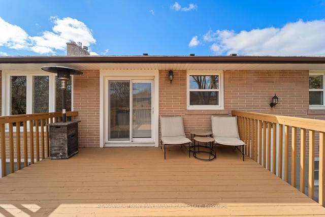17 Ambrose Rd, House detached with 3 bedrooms, 2 bathrooms and 5 parking in Toronto ON | Image 27