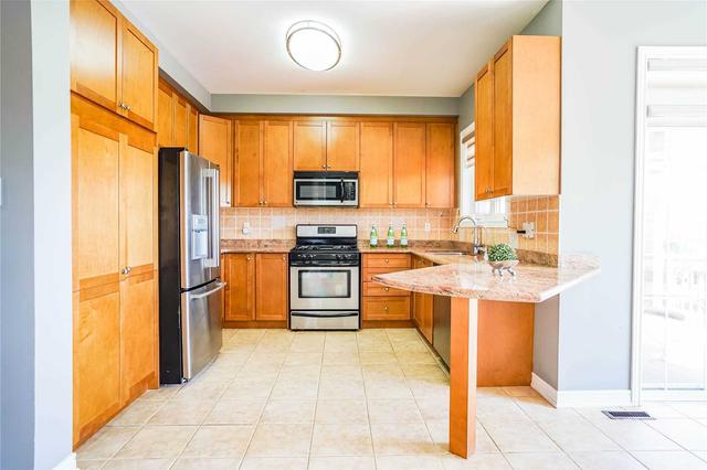 42 Moldovan Dr, House detached with 4 bedrooms, 4 bathrooms and 6 parking in Brampton ON | Image 8