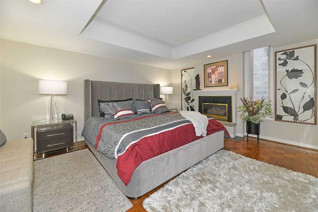 45 Dunvegan Rd, House detached with 3 bedrooms, 4 bathrooms and 5 parking in Toronto ON | Image 5