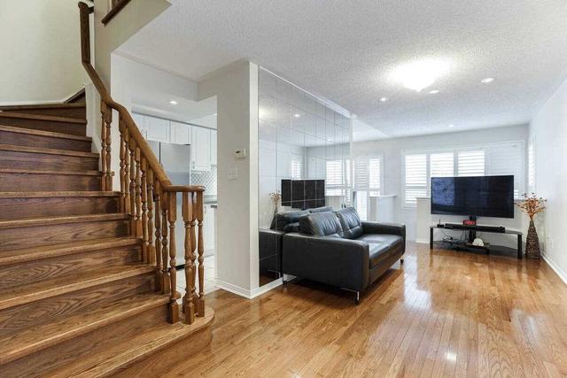 3564 Southwick St, House semidetached with 3 bedrooms, 3 bathrooms and 3 parking in Mississauga ON | Image 29
