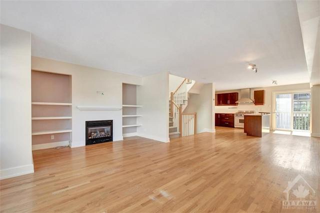 336 Boudreau Street, Townhouse with 3 bedrooms, 3 bathrooms and 2 parking in Ottawa ON | Image 7