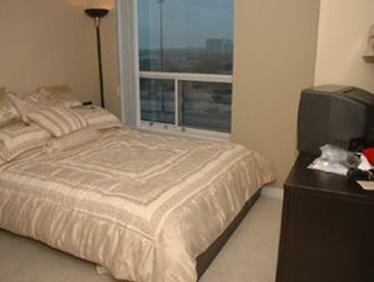 702 - 38 Lee Centre Dr, Condo with 1 bedrooms, 1 bathrooms and 1 parking in Toronto ON | Image 5