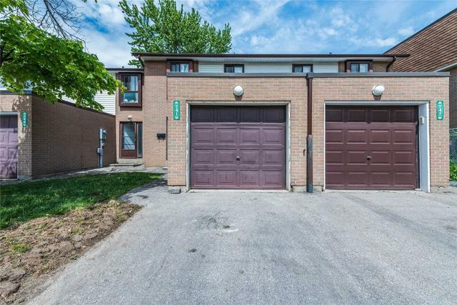 241 Fleetwood Cres, Townhouse with 3 bedrooms, 3 bathrooms and 2 parking in Brampton ON | Image 10