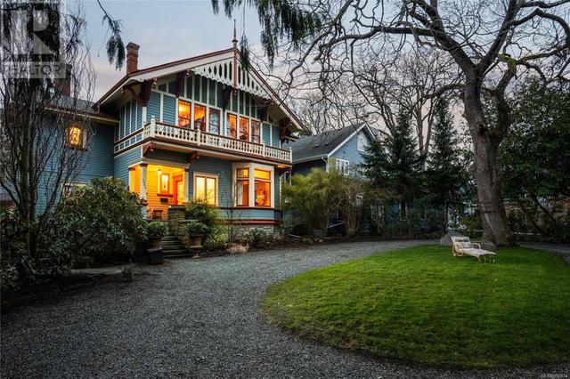 1023 St. Charles St, House detached with 3 bedrooms, 3 bathrooms and 6 parking in Victoria BC | Image 48