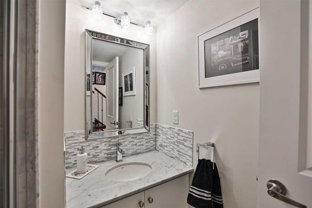 1044b Islington Ave, Townhouse with 3 bedrooms, 4 bathrooms and 2 parking in Toronto ON | Image 26