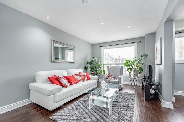82 Enmount Dr, Townhouse with 3 bedrooms, 2 bathrooms and 2 parking in Brampton ON | Image 32