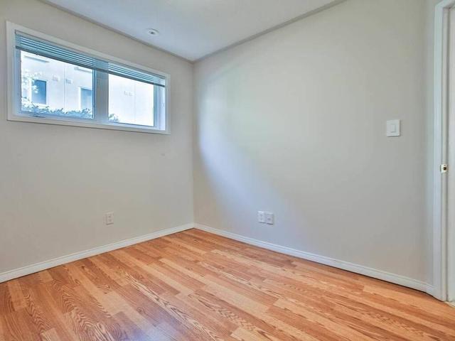 2 - 10 Turntable Cres, Townhouse with 3 bedrooms, 2 bathrooms and 1 parking in Toronto ON | Image 20