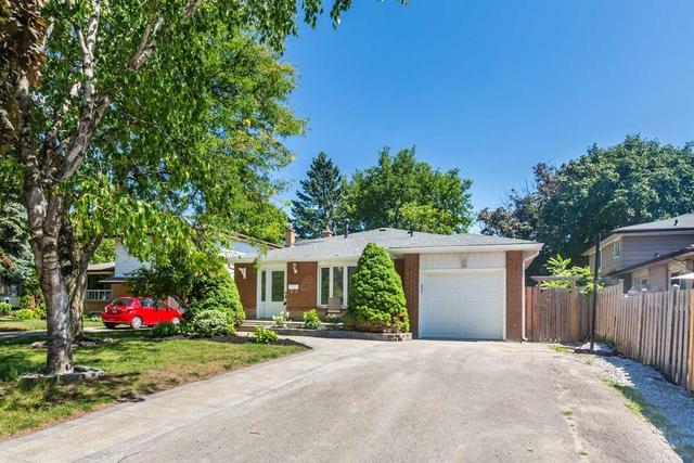 641 Chancery Crt, House detached with 4 bedrooms, 2 bathrooms and 6 parking in Oshawa ON | Image 1