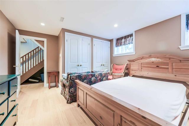 26 Honeybourne Cres, House detached with 3 bedrooms, 2 bathrooms and 4 parking in Markham ON | Image 3
