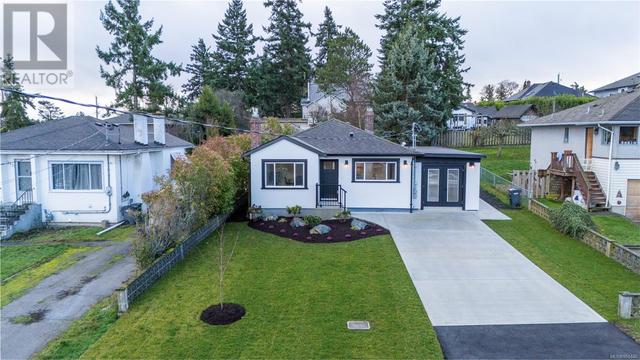 537 Broadway St, House detached with 3 bedrooms, 1 bathrooms and 6 parking in Saanich BC | Image 40