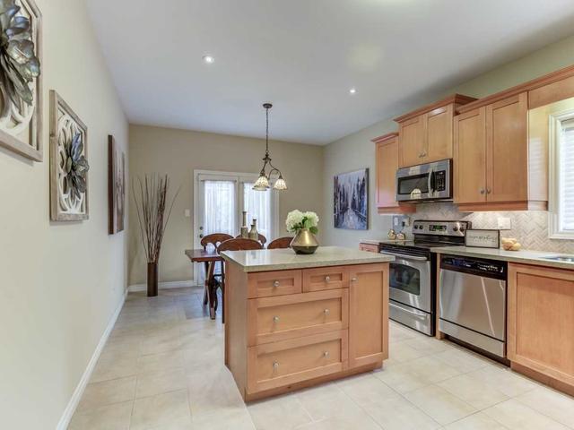 719 Coldstream Dr, House detached with 2 bedrooms, 3 bathrooms and 4 parking in Oshawa ON | Image 14