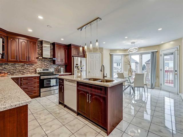 20 Himalaya St, House detached with 5 bedrooms, 6 bathrooms and 6 parking in Brampton ON | Image 15