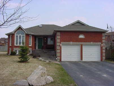 49 Falling Brook Dr, House detached with 3 bedrooms, 3 bathrooms and 4 parking in Barrie ON | Image 1