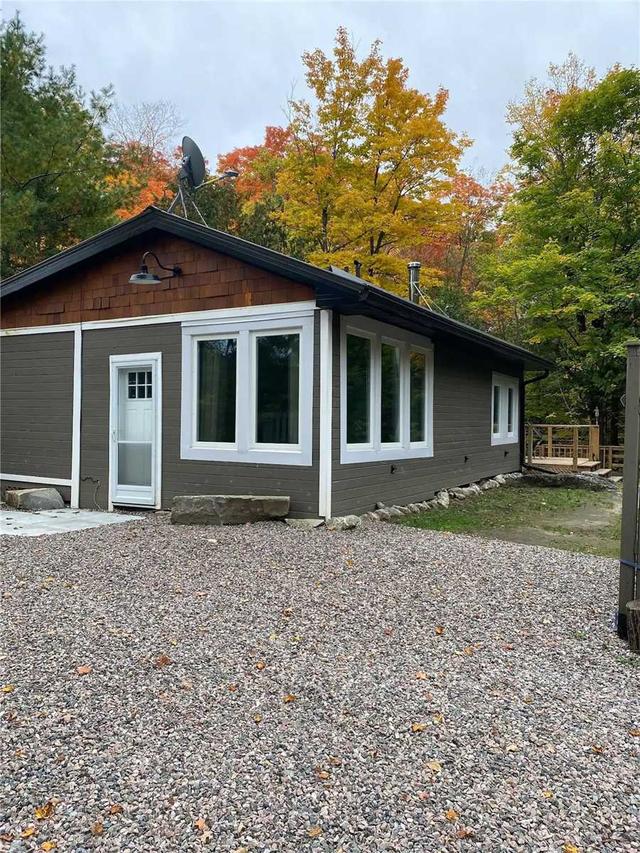 1198 Clear Lake Rd, House detached with 2 bedrooms, 1 bathrooms and 2 parking in Bracebridge ON | Card Image