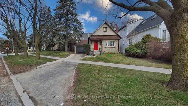 168 Chaplin Cres, House detached with 2 bedrooms, 2 bathrooms and 3 parking in Toronto ON | Image 27