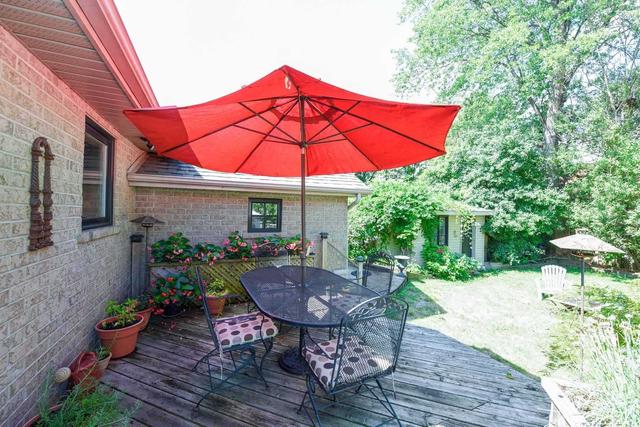 1181 Pinegrove Rd, House detached with 3 bedrooms, 2 bathrooms and 5 parking in Oakville ON | Image 18