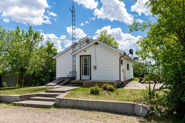 5124 49 Avenue, House detached with 3 bedrooms, 1 bathrooms and 6 parking in Irma AB | Image 17