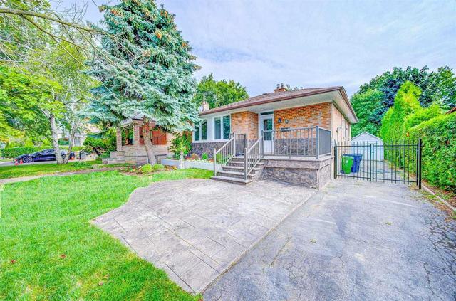3 Collinson Blvd, House detached with 3 bedrooms, 2 bathrooms and 4 parking in Toronto ON | Image 1