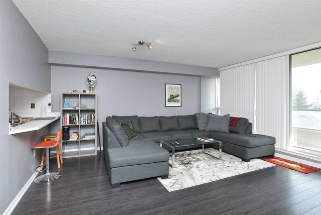 311 - 12 Laurelcrest St, Condo with 1 bedrooms, 1 bathrooms and 1 parking in Brampton ON | Image 3