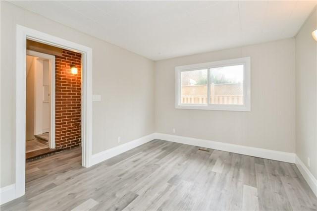27 Verney St, House detached with 2 bedrooms, 1 bathrooms and 5 parking in Guelph ON | Image 12