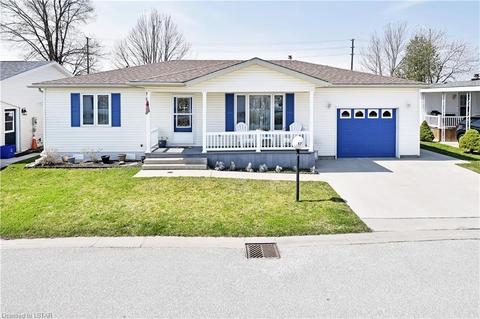 17 - 5700 Blackwell Side Road, House detached with 2 bedrooms, 2 bathrooms and null parking in Sarnia ON | Card Image