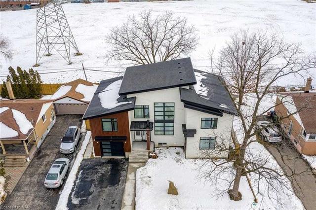 89 Stavely Cres, House detached with 3 bedrooms, 5 bathrooms and 2 parking in Toronto ON | Image 29