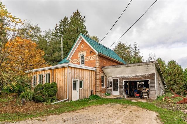 5881 Third Line, House detached with 3 bedrooms, 1 bathrooms and 11 parking in Erin ON | Image 6