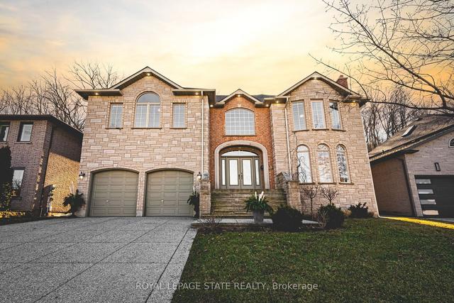 82 Maple Dr, House detached with 4 bedrooms, 5 bathrooms and 8 parking in Hamilton ON | Image 1