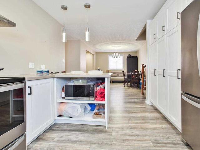 upper - 201 Bow Valley Dr, House detached with 3 bedrooms, 1 bathrooms and 2 parking in Hamilton ON | Image 8