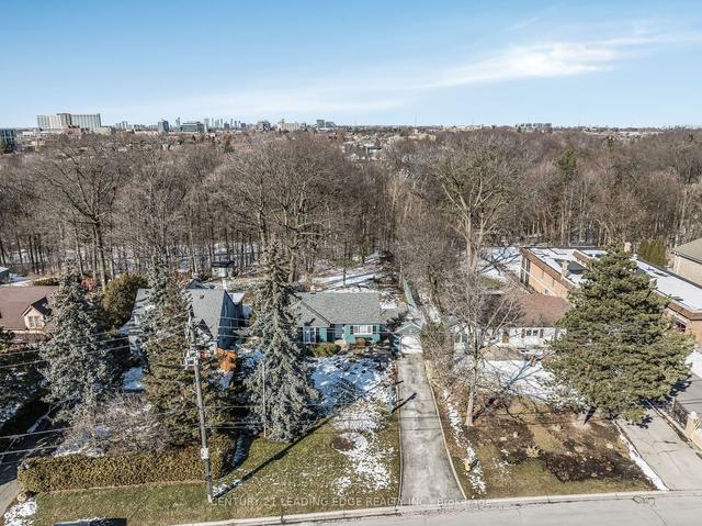 50 North Park Dr, House detached with 2 bedrooms, 1 bathrooms and 4 parking in Toronto ON | Image 36