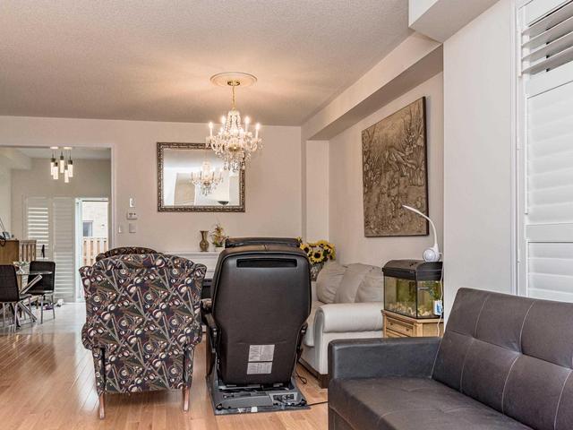 881 Francine Cres, House semidetached with 4 bedrooms, 3 bathrooms and 1 parking in Mississauga ON | Image 5