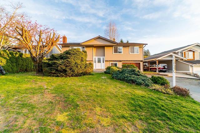 26540 32a Avenue, House detached with 5 bedrooms, 2 bathrooms and 4 parking in Langley BC | Image 2