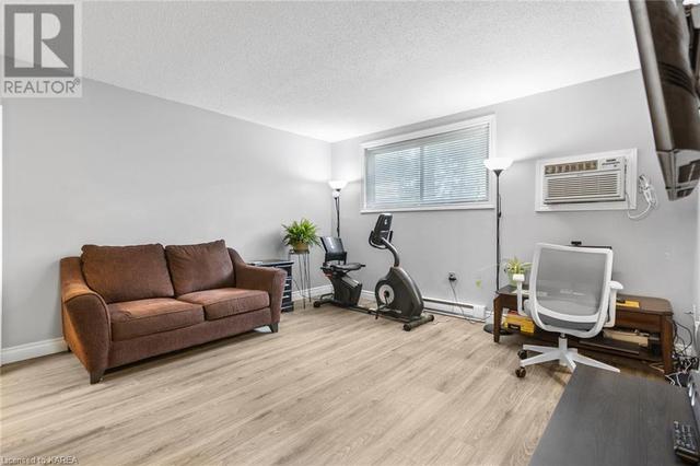 101 - 1000 Pembridge Crescent, Condo with 1 bedrooms, 1 bathrooms and 1 parking in Kingston ON | Image 8