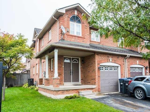 57 Manett Cres, House attached with 3 bedrooms, 3 bathrooms and 2 parking in Brampton ON | Image 1