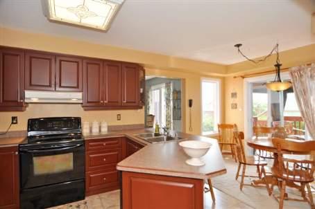 834 Lindsay Blvd, House detached with 4 bedrooms, 4 bathrooms and 4 parking in Oshawa ON | Image 7