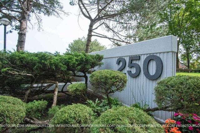 1605 - 250 Scarlett Rd, Condo with 2 bedrooms, 2 bathrooms and 1 parking in Toronto ON | Image 12
